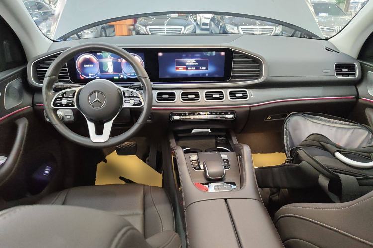 Used Mercedes-Benz GLE 2020 GLE 450 4MATIC Stylish Model Center Console