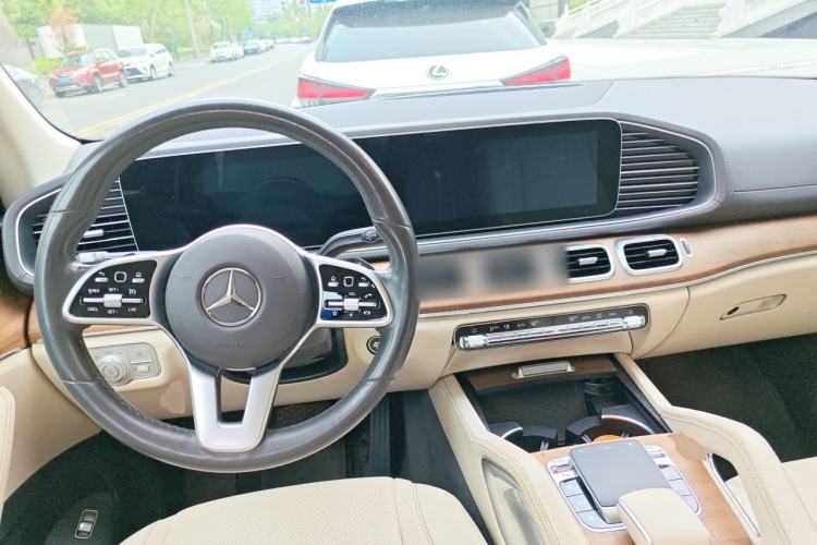 Used Mercedes-Benz GLE 2020 GLE 350 4MATIC Luxury Model Center Console