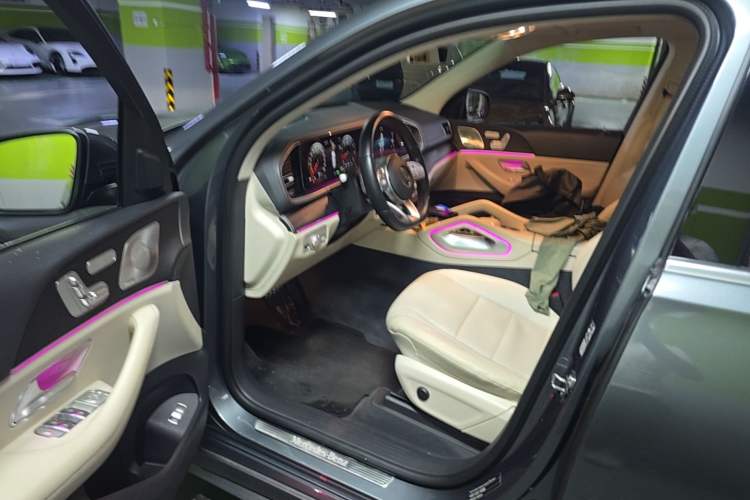 Used Mercedes-Benz GLE 2020 GLE 450 4MATIC Stylish Model Driver Seat