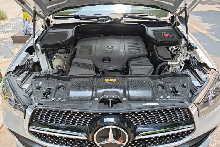 Used Mercedes-Benz GLE 2020 GLE 450 4MATIC Stylish Model Engine Bay