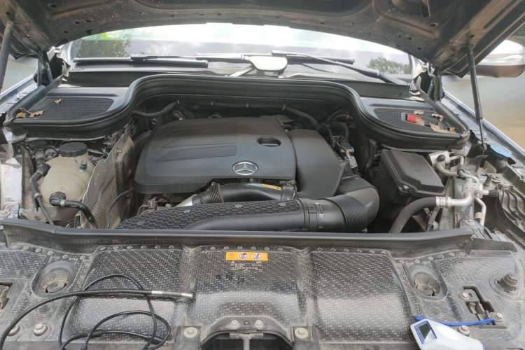 Used Mercedes-Benz GLE 2020 GLE 350 4MATIC Luxury Model Engine Bay