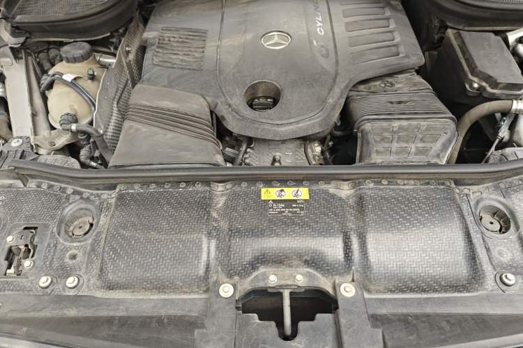 Used Mercedes-Benz GLE 2020 GLE 450 4MATIC Stylish Model Engine Bay