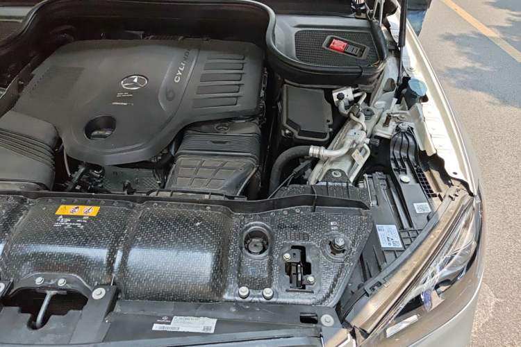 Used Mercedes-Benz GLE 2020 GLE 450 4MATIC Stylish Model Engine Bay Left
