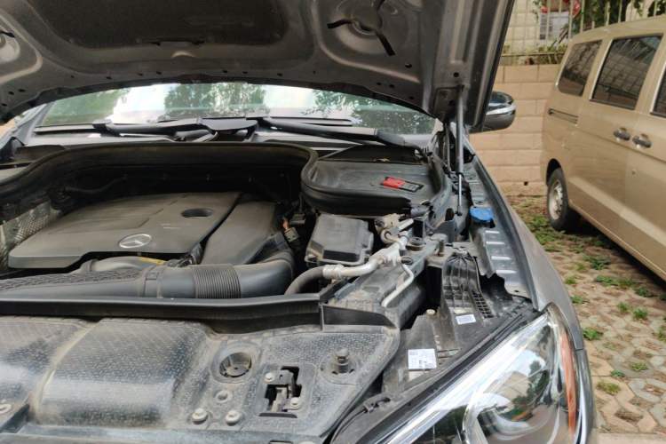 Used Mercedes-Benz GLE 2020 GLE 350 4MATIC Fashion Model Engine Bay Left