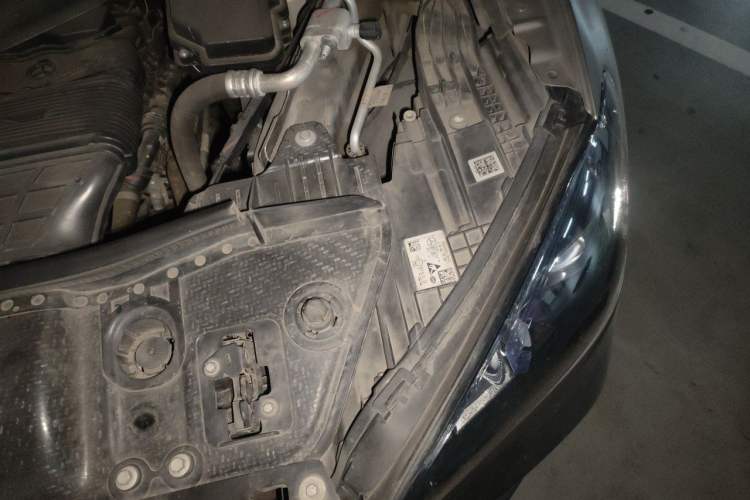 Used Mercedes-Benz GLE 2020 Restyled GLE 450 4MATIC Luxury Edition Engine Bay Left