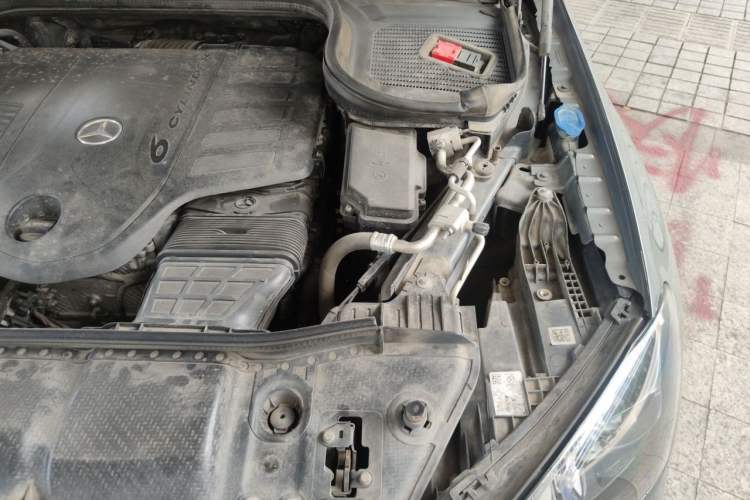 Used Mercedes-Benz GLE 2020 GLE 450 4MATIC Stylish Model Engine Bay Left