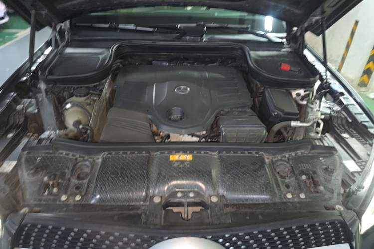Used Mercedes-Benz GLE 2020 GLE 450 4MATIC Stylish Model Engine Bay