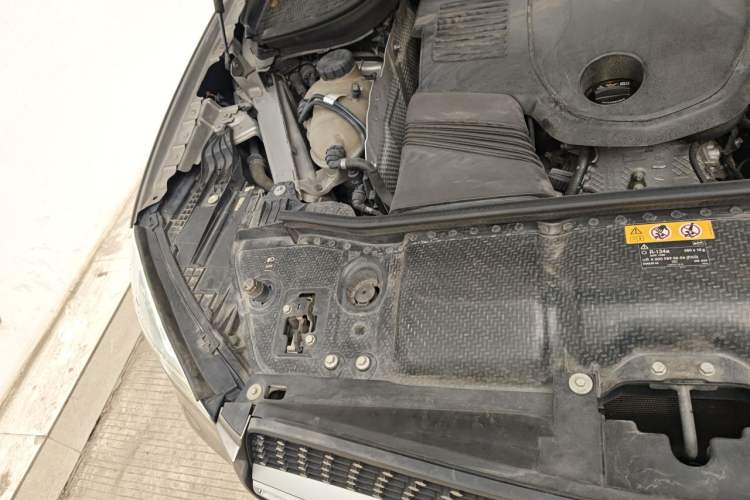 Used Mercedes-Benz GLE 2020 GLE 450 4MATIC Stylish Model Engine Bay Right