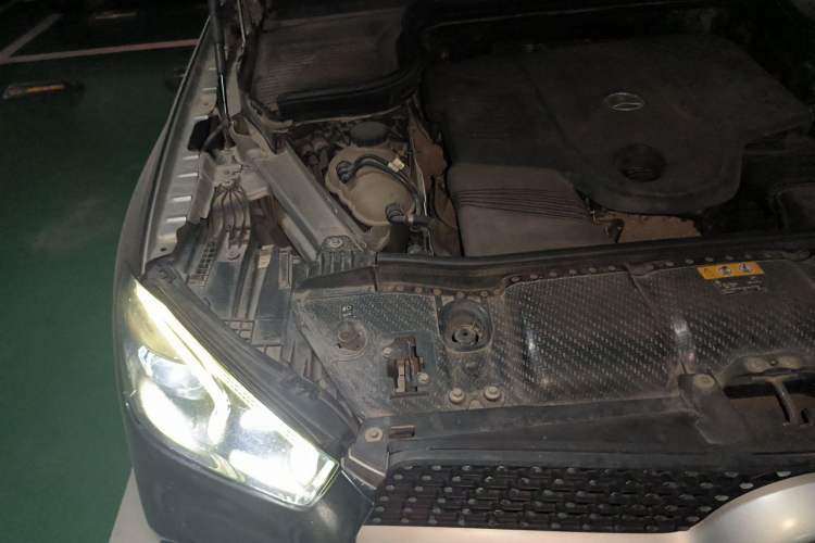 Used Mercedes-Benz GLE 2020 GLE 450 4MATIC Stylish Model Engine Bay Right