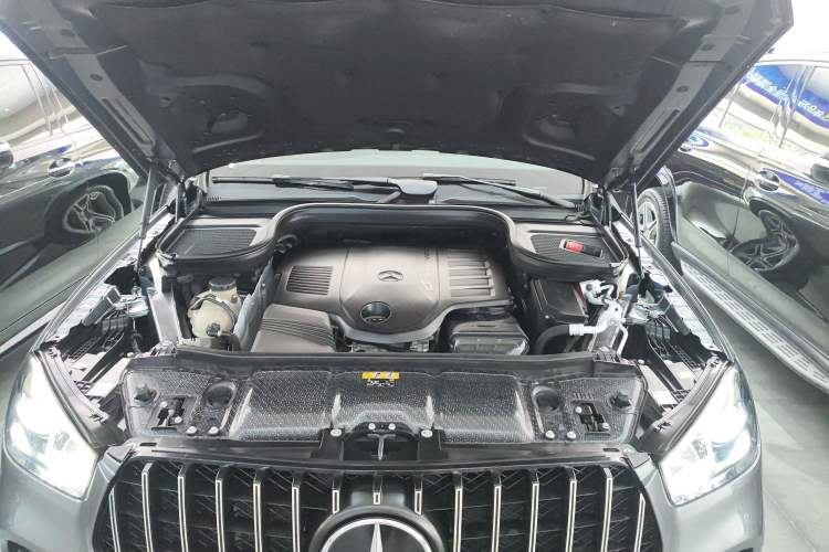 Used Mercedes-Benz GLE 2020 GLE 450 4MATIC Stylish Model Engine Bay