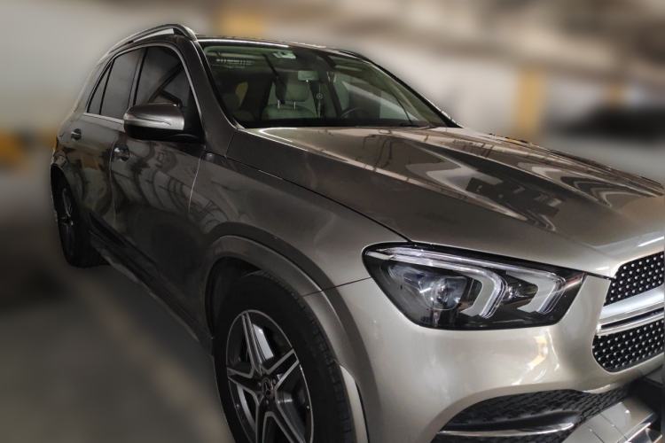 Used Mercedes-Benz GLE 2020 GLE 450 4MATIC Stylish Model Front Right 45 Deg