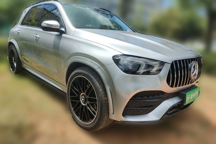 Used Mercedes-Benz GLE 2020 GLE 350 4MATIC Luxury Model Front Right 45 Deg