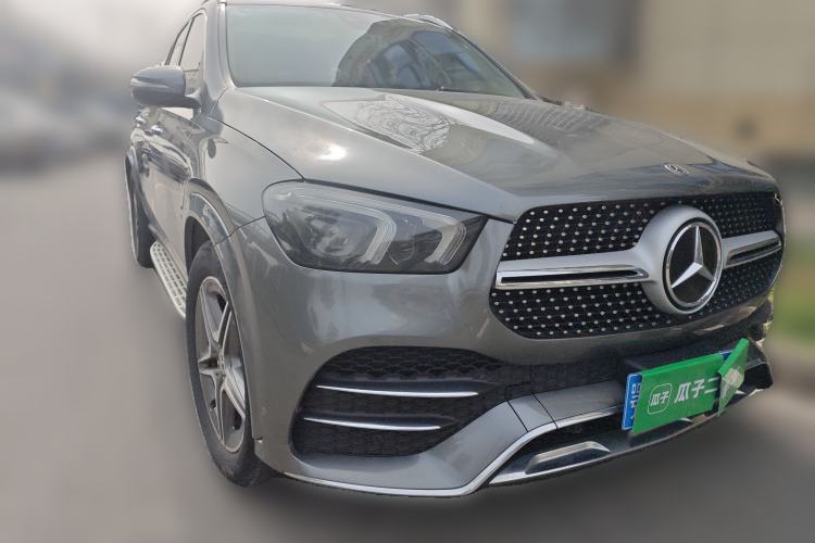 Used Mercedes-Benz GLE 2020 Facelifted GLE 450 4MATIC Stylish Edition Front Right 45 Deg