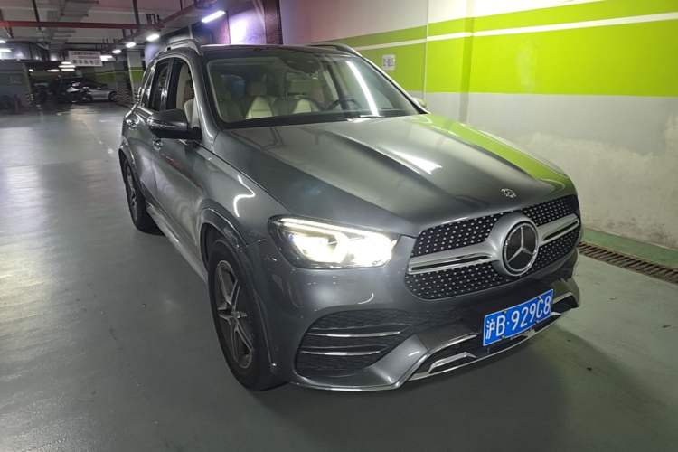Used Mercedes-Benz GLE 2020 GLE 450 4MATIC Stylish Model Front Right 45 Deg