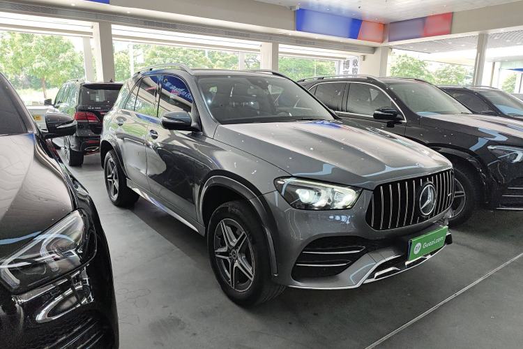 Used Mercedes-Benz GLE 2020 GLE 450 4MATIC Stylish Model Front Right 45 Deg
