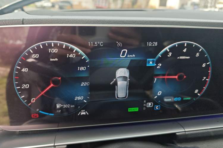 Used Mercedes-Benz GLE 2020 Facelifted GLE 450 4MATIC Stylish Edition Instrument Cluster