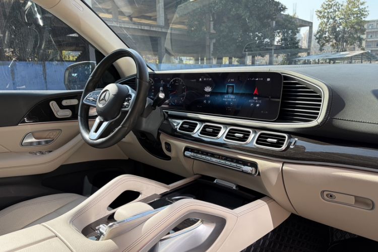 Used Mercedes-Benz GLE 2020 GLE 350 4MATIC Fashion Model Interior 2