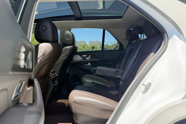 Used Mercedes-Benz GLE 2020 GLE 450 4MATIC Stylish Model Interior 4