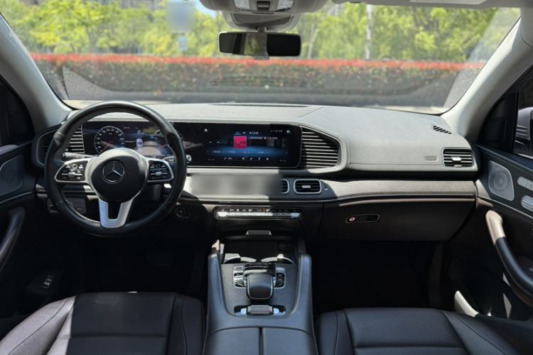 Used Mercedes-Benz GLE 2020 GLE 450 4MATIC Stylish Model Interior 9