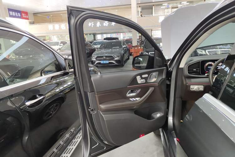 Used Mercedes-Benz GLE 2020 GLE 450 4MATIC Stylish Model Left Front Door Interior