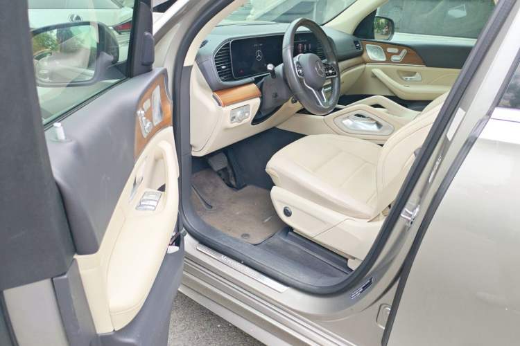 Used Mercedes-Benz GLE 2020 GLE 350 4MATIC Luxury Model Left Front Seat