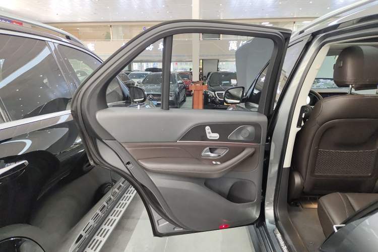 Used Mercedes-Benz GLE 2020 GLE 450 4MATIC Stylish Model Left Rear Door Interior