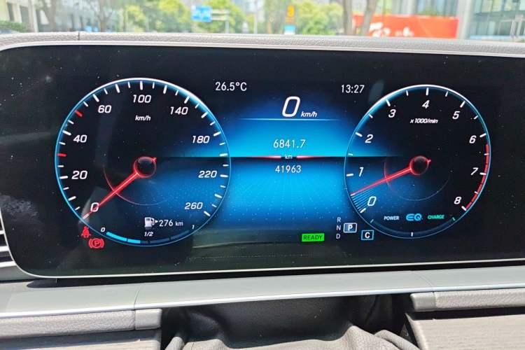 Used Mercedes-Benz GLE 2020 GLE 450 4MATIC Stylish Model Odometer Close Up