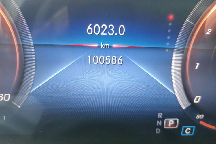 Used Mercedes-Benz GLE 2020 GLE 350 4MATIC Luxury Model Odometer Close Up