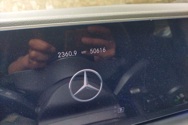 Used Mercedes-Benz GLE 2020 GLE 350 4MATIC Dynamic Edition Odometer Close Up