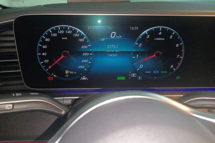 Used Mercedes-Benz GLE 2020 GLE 450 4MATIC Stylish Model Odometer Close Up