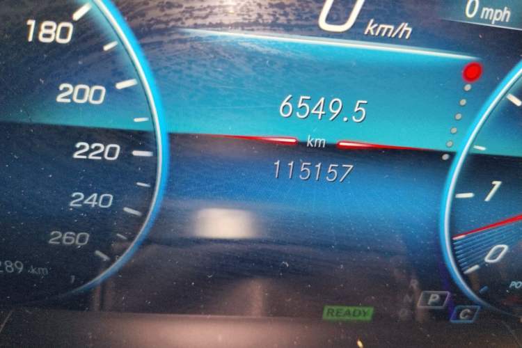 Used Mercedes-Benz GLE 2020 Facelifted GLE 450 4MATIC Stylish Edition Odometer Close Up