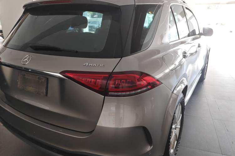 Used Mercedes-Benz GLE 2020 GLE 350 4MATIC Fashion Model Rear Right 45 Deg