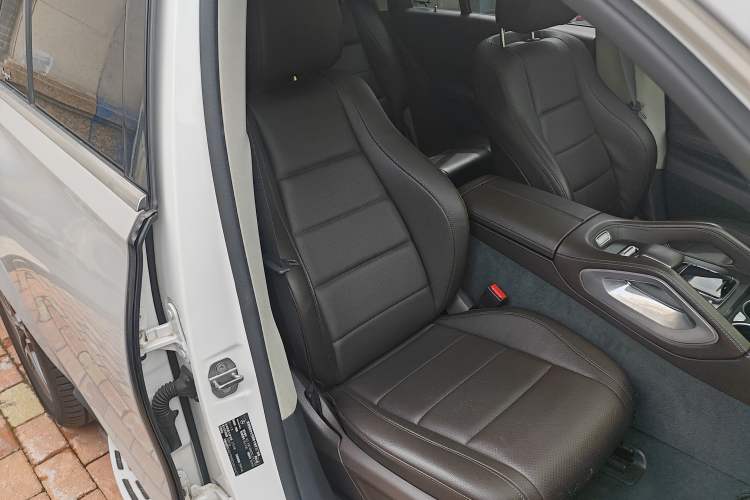 Used Mercedes-Benz GLE 2020 GLE 450 4MATIC Stylish Model Right Front Seat