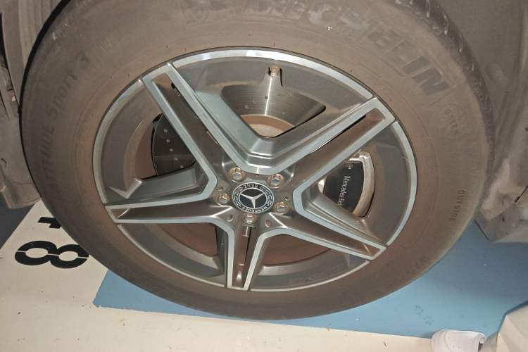 Used Mercedes-Benz GLE 2020 GLE 450 4MATIC Stylish Model Right Front Wheel Hub