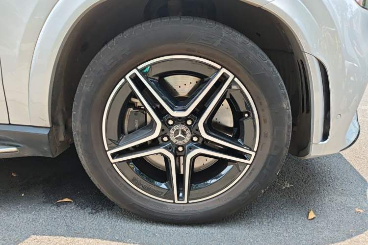 Used Mercedes-Benz GLE 2020 GLE 450 4MATIC Stylish Model Right Front Wheel Hub