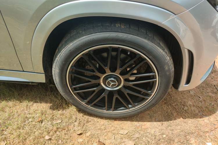 Used Mercedes-Benz GLE 2020 GLE 350 4MATIC Luxury Model Right Front Wheel Hub