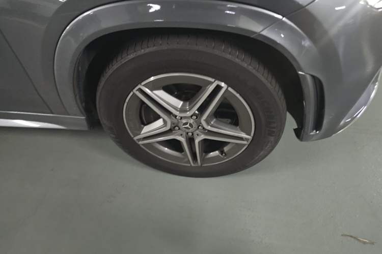 Used Mercedes-Benz GLE 2020 GLE 450 4MATIC Stylish Model Right Front Wheel Hub