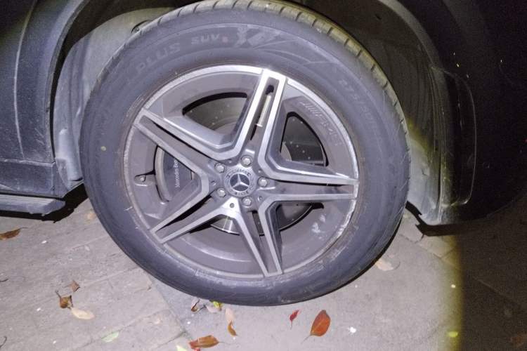 Used Mercedes-Benz GLE 2020 Facelifted GLE 450 4MATIC Stylish Edition Right Front Wheel Hub