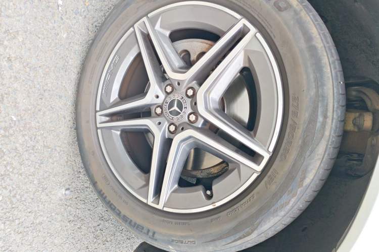 Used Mercedes-Benz GLE 2020 GLE 350 4MATIC Luxury Model Right Front Wheel Hub