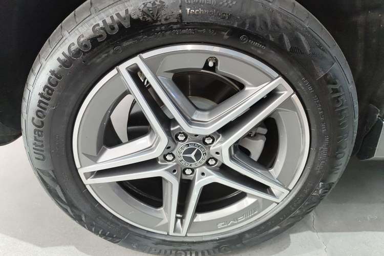 Used Mercedes-Benz GLE 2020 GLE 450 4MATIC Stylish Model Right Rear Wheel Hub