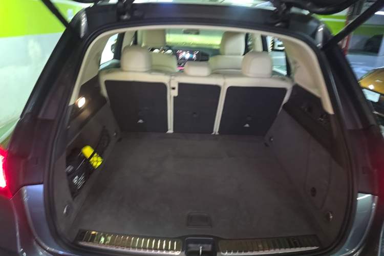 Used Mercedes-Benz GLE 2020 GLE 450 4MATIC Stylish Model Trunk
