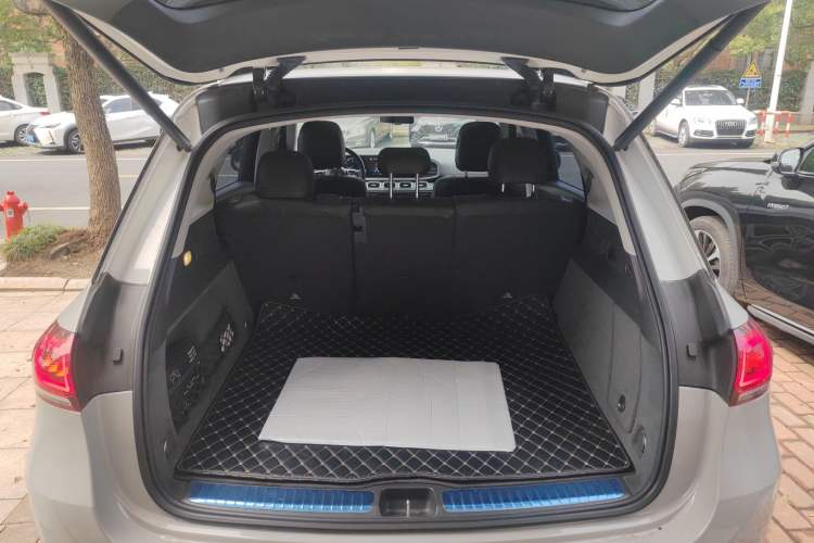 Used Mercedes-Benz GLE 2020 GLE 450 4MATIC Stylish Model Trunk