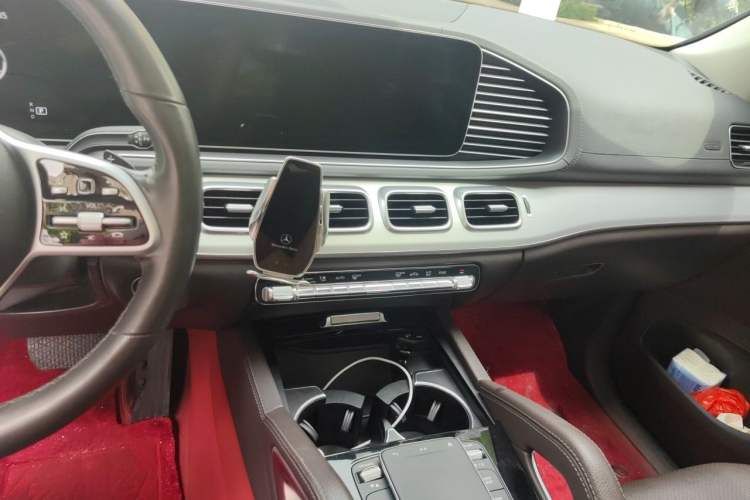 Used Mercedes-Benz GLE 2020 Facelifted GLE 450 4MATIC Stylish Edition Audio And AC Panel