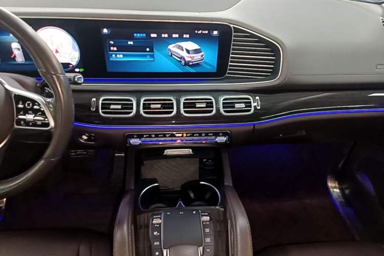 Used Mercedes-Benz GLE 2020 Restyled GLE 350 4MATIC Fashion Edition Audio And AC Panel
