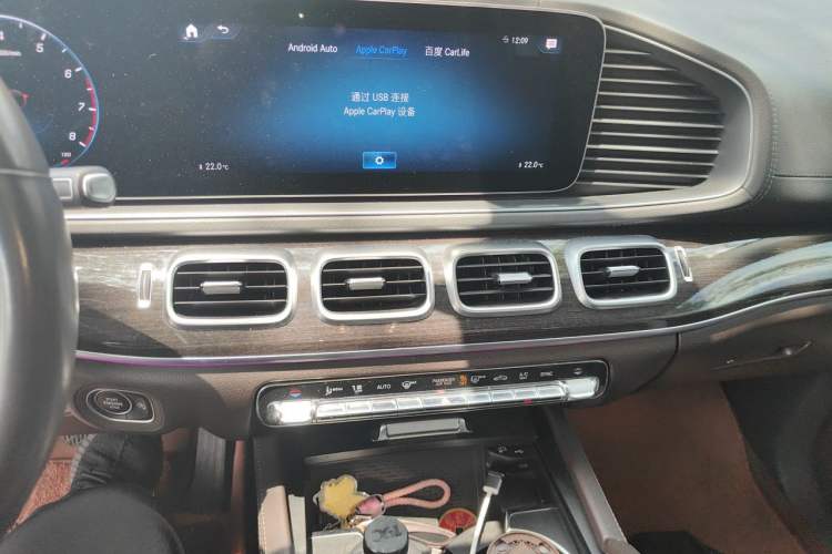 Used Mercedes-Benz GLE 2020 Restyled GLE 350 4MATIC Fashion Edition Audio And AC Panel