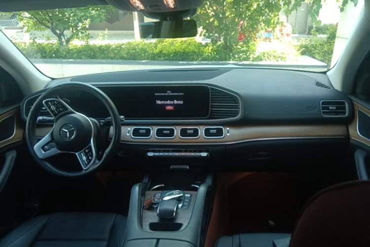 Used Mercedes-Benz GLE  Center Console