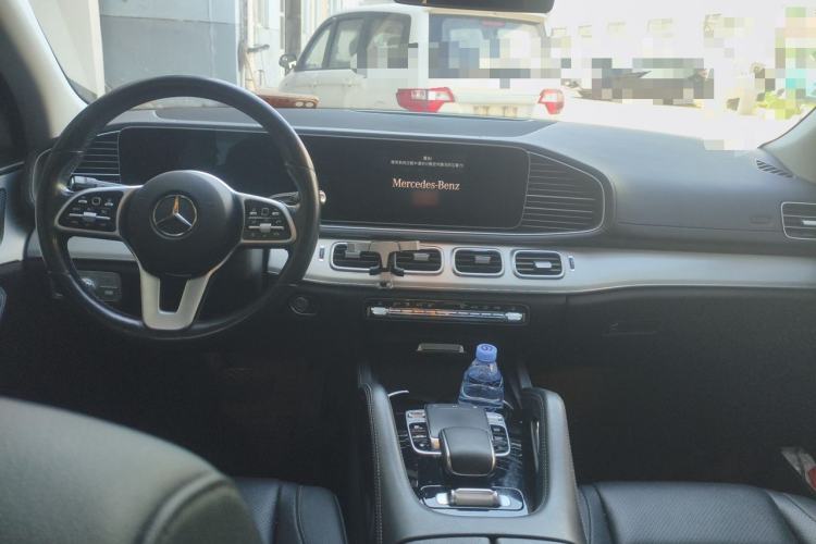Used Mercedes-Benz GLE 2020 GLE 450 4MATIC Stylish Model Center Console