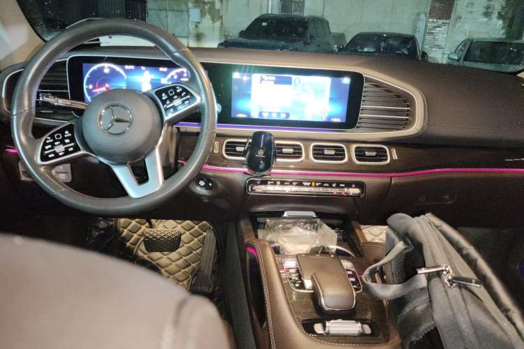 Used Mercedes-Benz GLE 2020 GLE 350 4MATIC Fashion Model Center Console