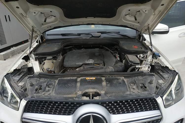 Used Mercedes-Benz GLE 2020 GLE 350 4MATIC Fashion Model Engine Bay