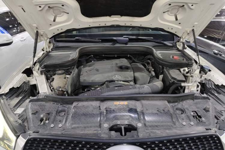 Used Mercedes-Benz GLE 2020 GLE 350 4MATIC Fashion Model Engine Bay